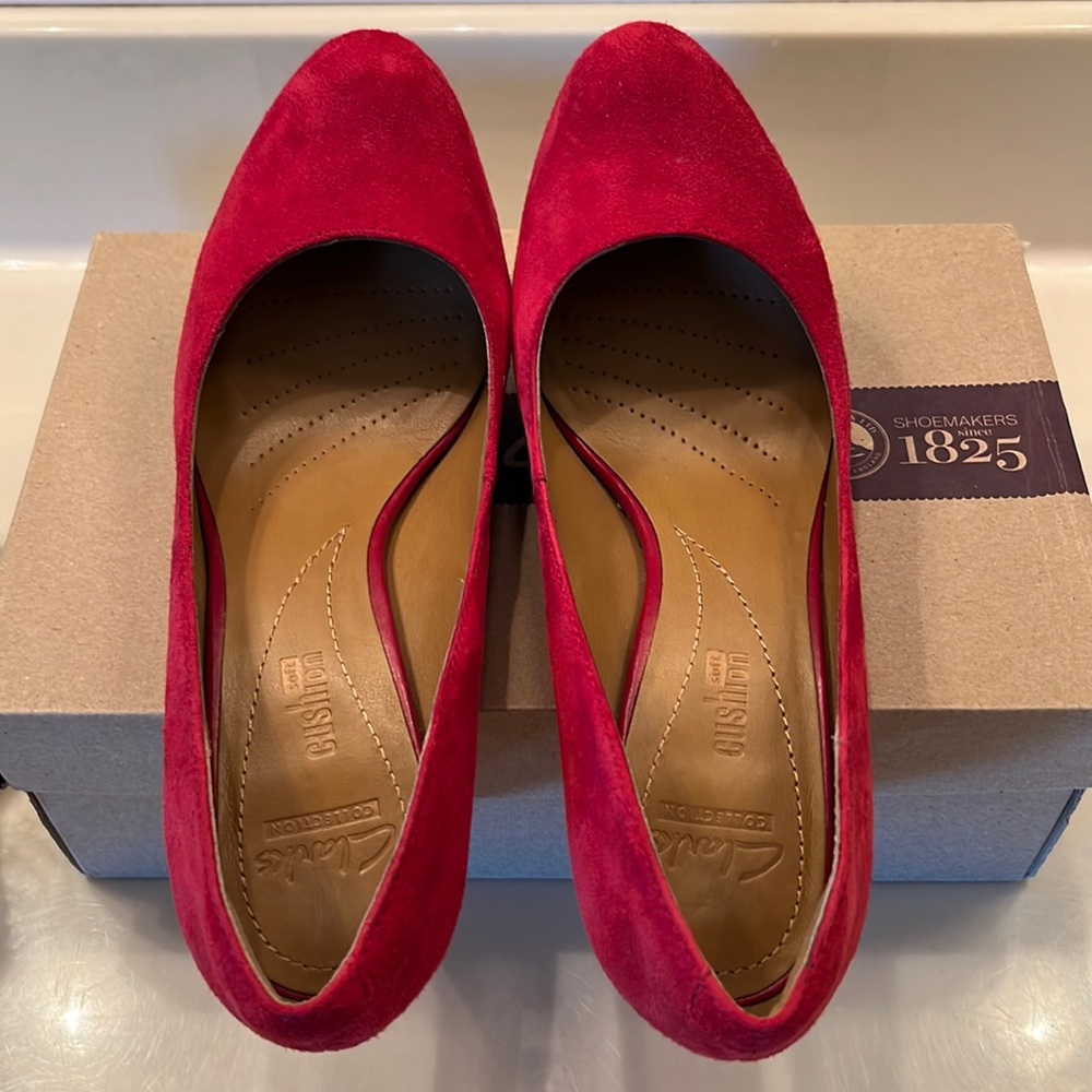 Clarks shoes  (only worn once)